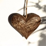 Coeur en bois sculpté poya