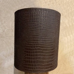 Abat jour rond en métal et simili cuir marron